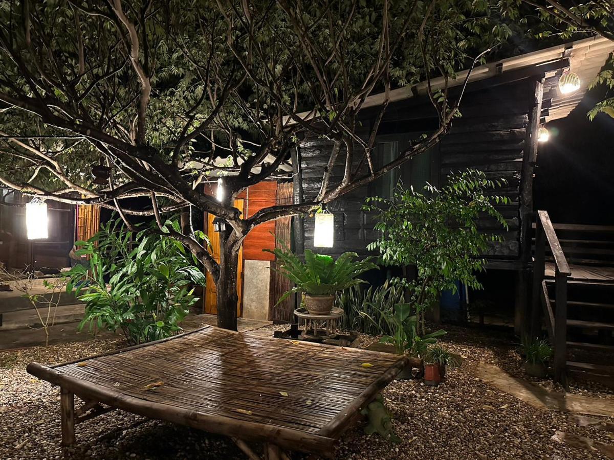 The Legend Homestay. Mae Ai Eksteriør billede
